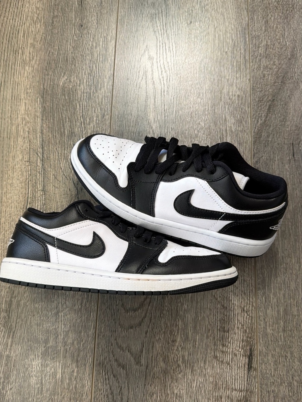 Jordan Men’s Black/White Low-Top Sneakers